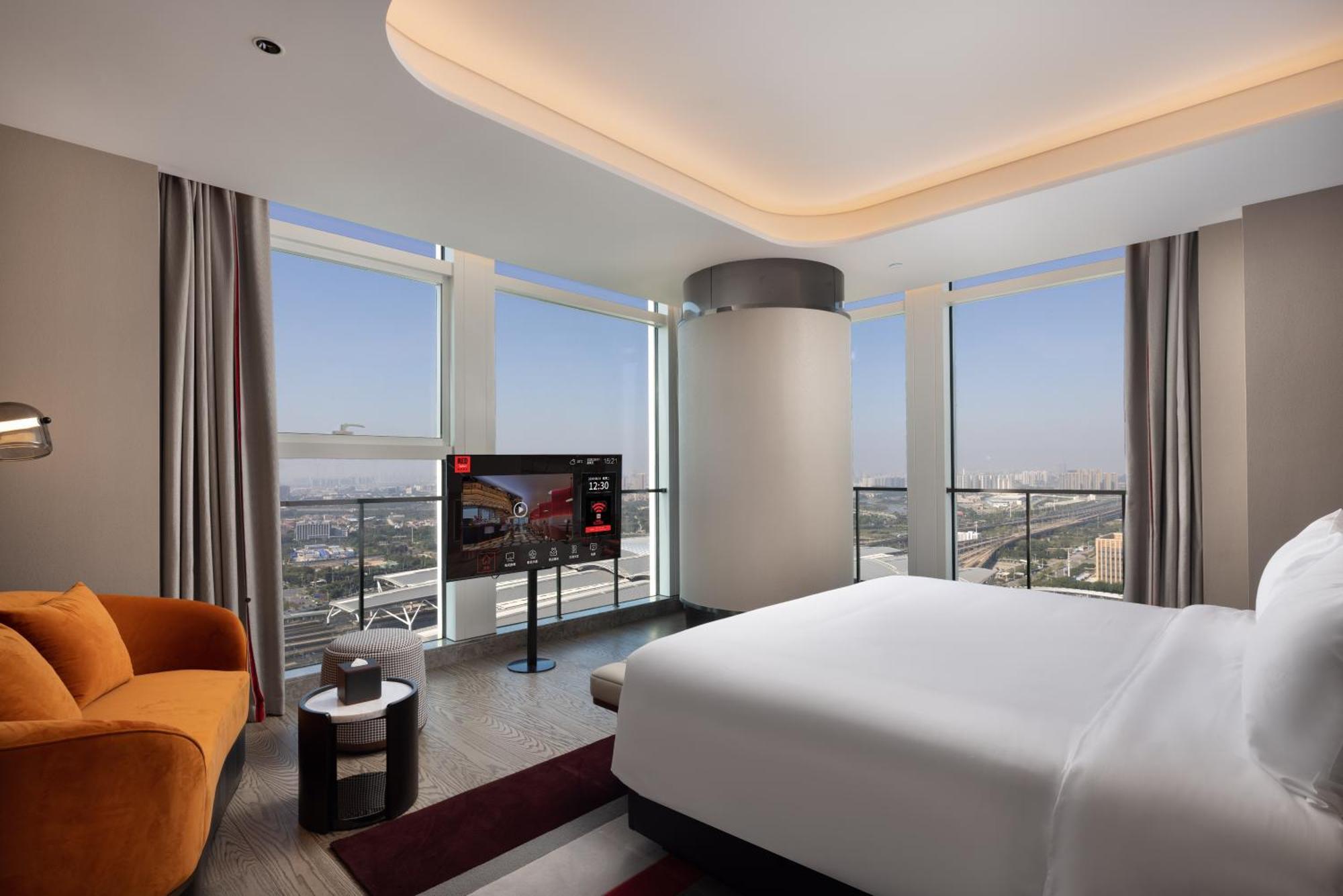 Готель Radisson Red Guangzhou South Railway Station Екстер'єр фото